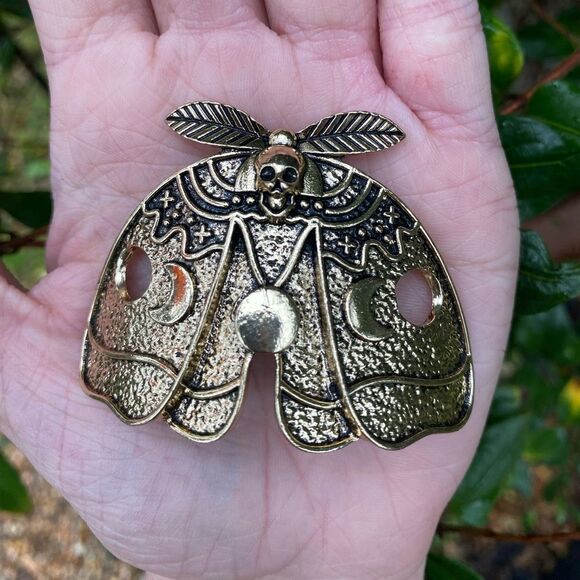 Gothic Death Moth Hair Accessory Antique Gold Tone Engraved Details - Picture 2 of 4